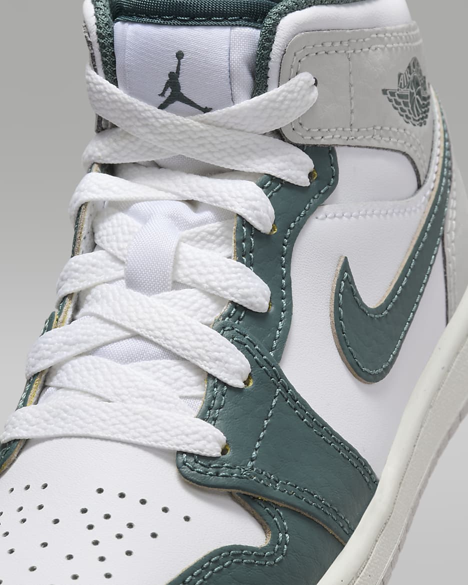 Jordan 1 Mid SE Little Kids Shoes. Nike